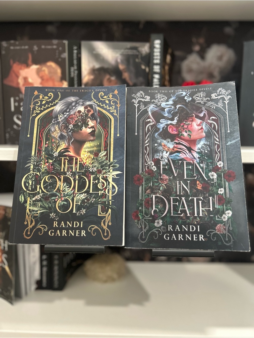 The goddess of / Even in death - Randi Garner books